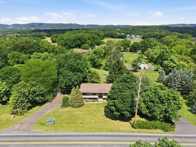 2279 Taylor Drive, Upper Saucon Twp, PA 18034