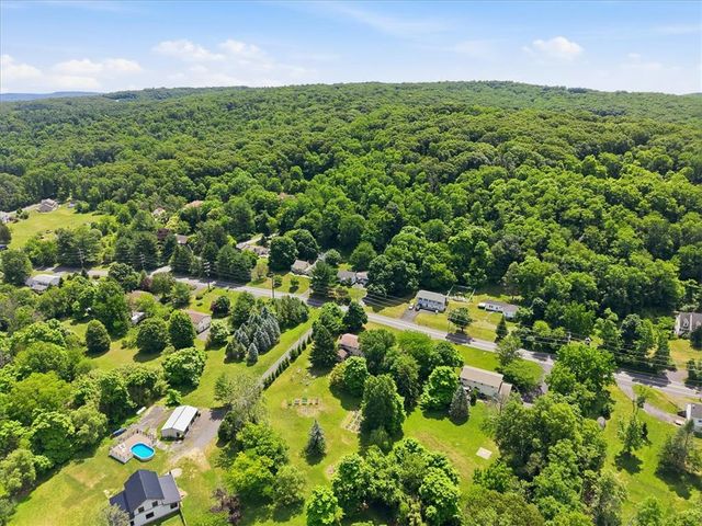 2279 Taylor Drive, Upper Saucon Twp, PA 18034