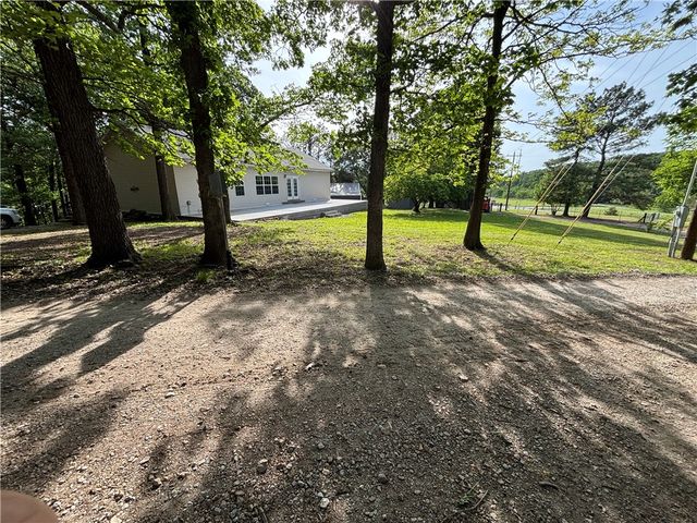 15282 Burgin Valley Road, Gravette, AR 72736