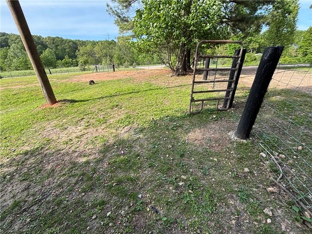 15282 Burgin Valley Road, Gravette, AR 72736