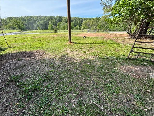 15282 Burgin Valley Road, Gravette, AR 72736