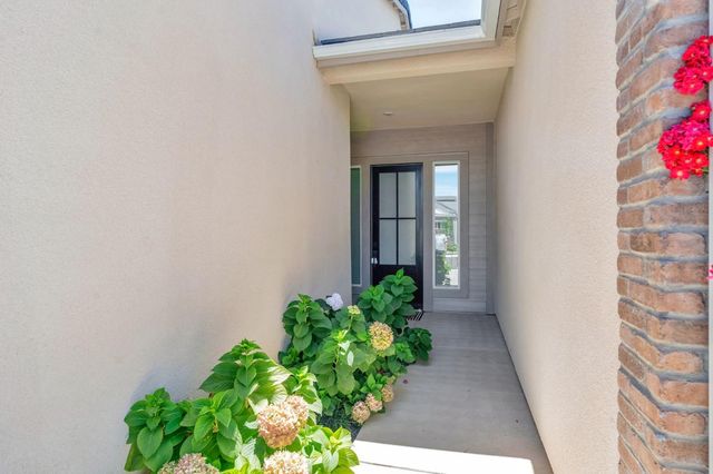 1236 Windmill Avenue, Clovis, CA 93619