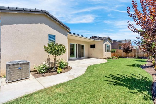 1236 Windmill Avenue, Clovis, CA 93619