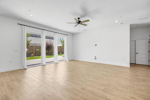 1236 Windmill Avenue, Clovis, CA 93619