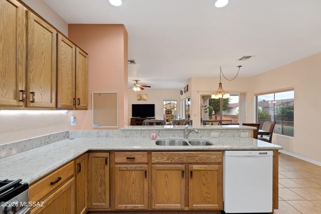 2325 S Via Anzavita, Green Valley, AZ 85614