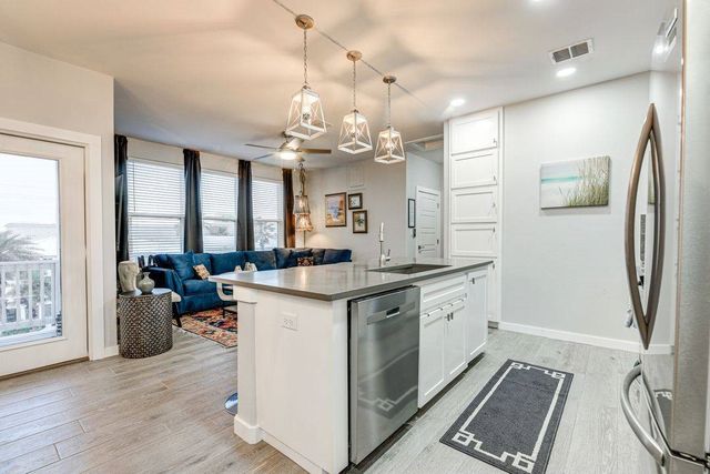603 E Avenue G 204, Port Aransas, TX 78373