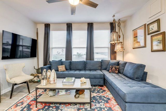 603 E Avenue G 204, Port Aransas, TX 78373