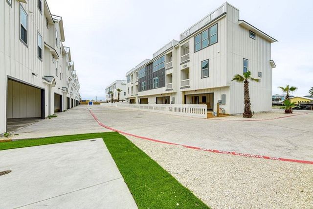 603 E Avenue G 204, Port Aransas, TX 78373
