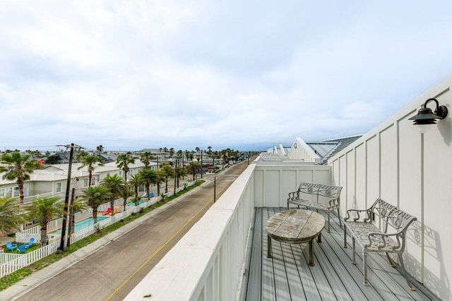 603 E Avenue G 204, Port Aransas, TX 78373