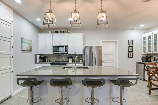603 E Avenue G 204, Port Aransas, TX 78373