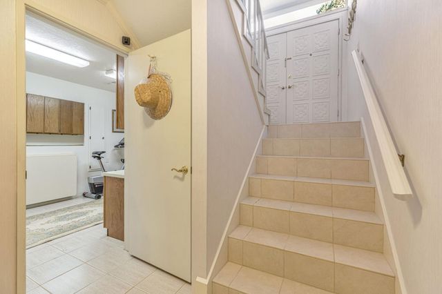 59 Skyline Crest Dr, Monterey, CA 93940