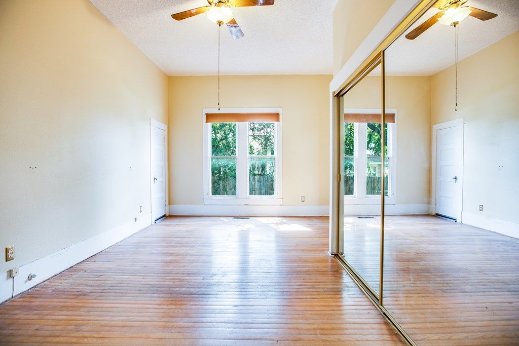 Image 49 of property listing at 810 N 6th St, Ballinger, TX 76821