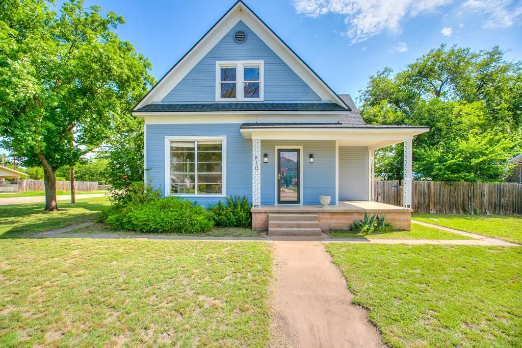 Image 66 of property listing at 810 N 6th St, Ballinger, TX 76821