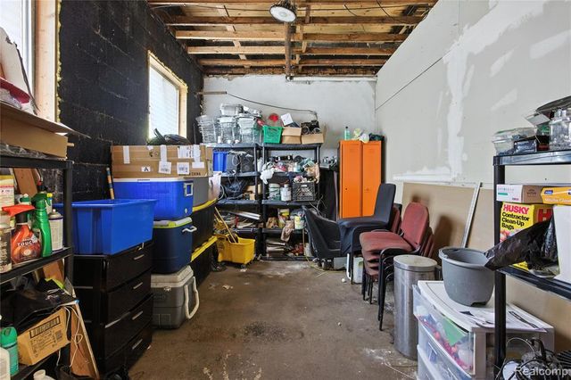 18729 Schoolcraft, Detroit, MI 48223