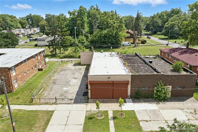 18729 Schoolcraft, Detroit, MI 48223