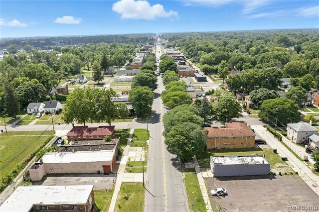 18729 Schoolcraft, Detroit, MI 48223