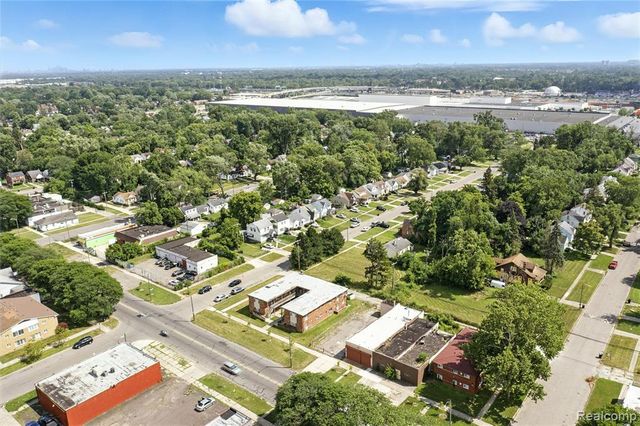 18729 Schoolcraft, Detroit, MI 48223