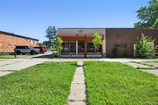 18729 Schoolcraft, Detroit, MI 48223