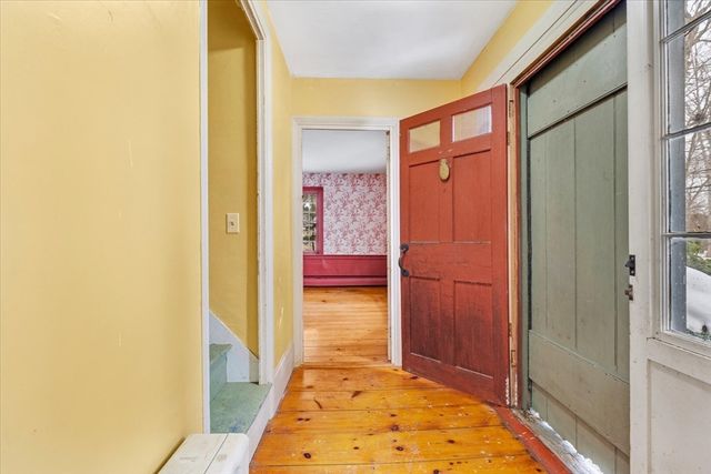 2 Country Club Dr, Halifax, MA 02338