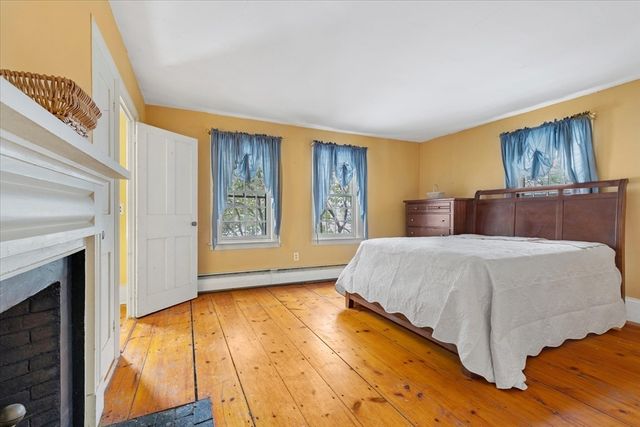 2 Country Club Dr, Halifax, MA 02338