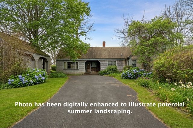 2 Country Club Dr, Halifax, MA 02338