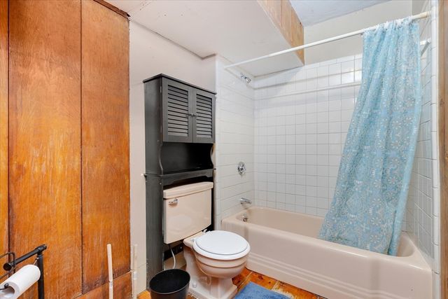 2 Country Club Dr, Halifax, MA 02338