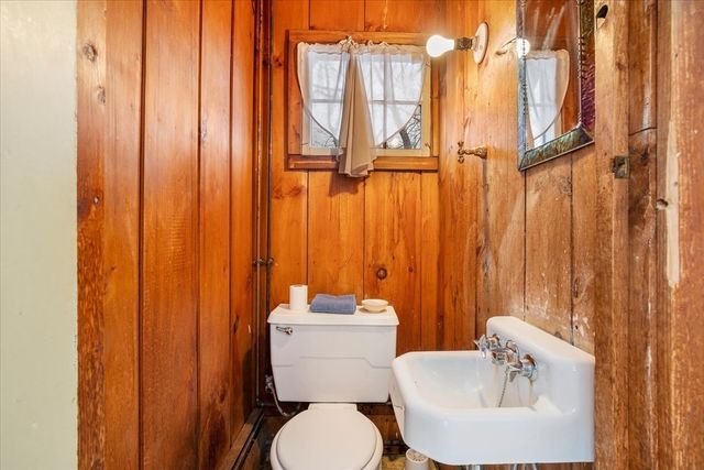 2 Country Club Dr, Halifax, MA 02338