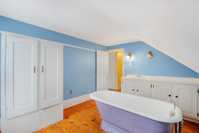 2 Country Club Dr, Halifax, MA 02338