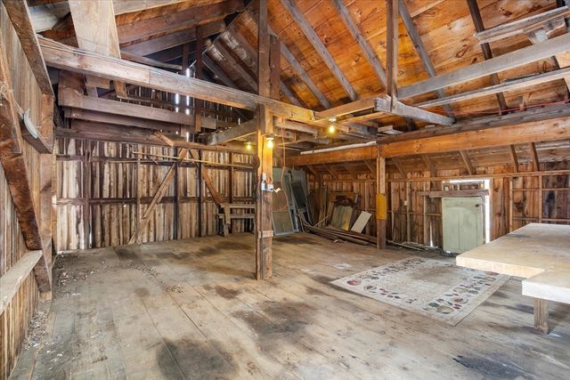 2 Country Club Dr, Halifax, MA 02338