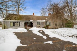 2 Country Club Dr, Halifax, MA 02338