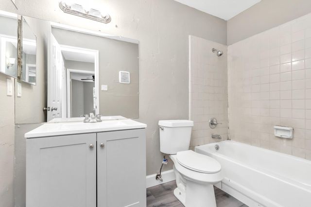 9700 Leawood Boulevard 1806, Houston, TX 77099