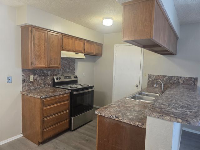 1331 S 124 Avenue E, Tulsa, OK 74128