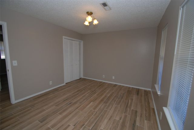 1331 S 124 Avenue E, Tulsa, OK 74128
