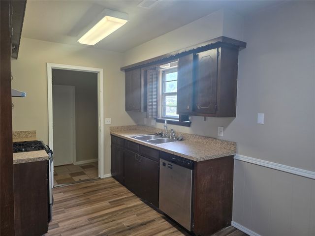 1331 S 124 Avenue E, Tulsa, OK 74128