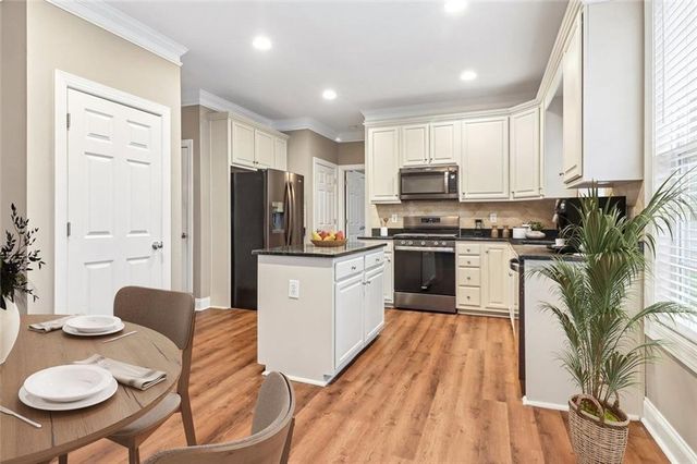 5751 Vinings Place Court SE, Mableton, GA 30126