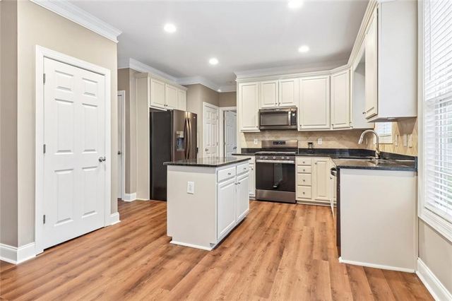 5751 Vinings Place Court SE, Mableton, GA 30126