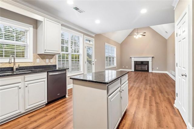 5751 Vinings Place Court SE, Mableton, GA 30126