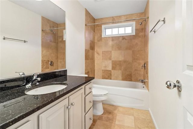 5751 Vinings Place Court SE, Mableton, GA 30126