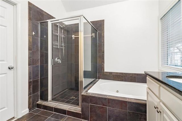 5751 Vinings Place Court SE, Mableton, GA 30126