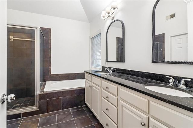 5751 Vinings Place Court SE, Mableton, GA 30126