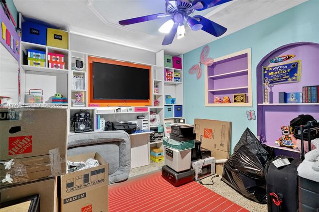7120 Wilson St, Hollywood, FL 33024
