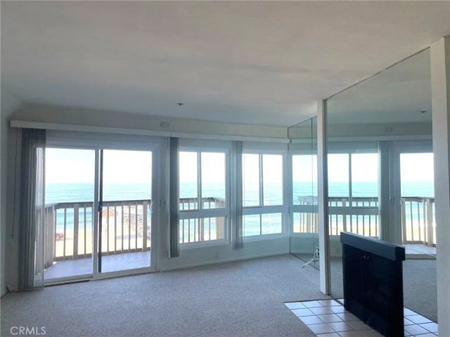 625 Esplanade 13, Redondo Beach, CA 90277