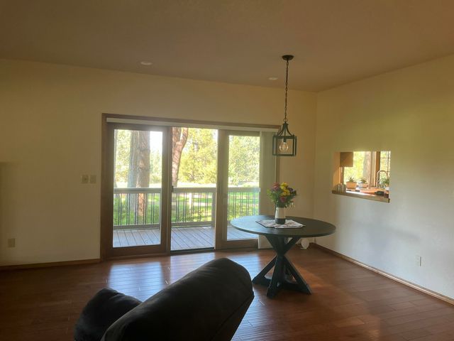 60785 Willow Creek Loop, Bend, OR 97702