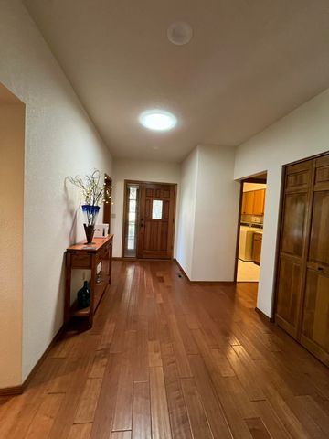 60785 Willow Creek Loop, Bend, OR 97702