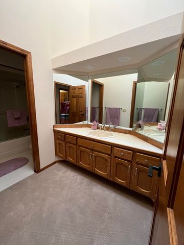 60785 Willow Creek Loop, Bend, OR 97702