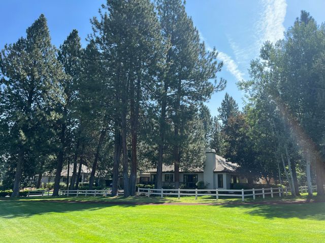 60785 Willow Creek Loop, Bend, OR 97702