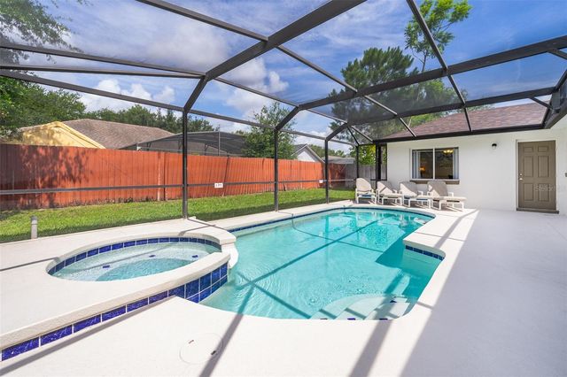 215 PARADISE WOODS PLACE, Davenport, FL 33896