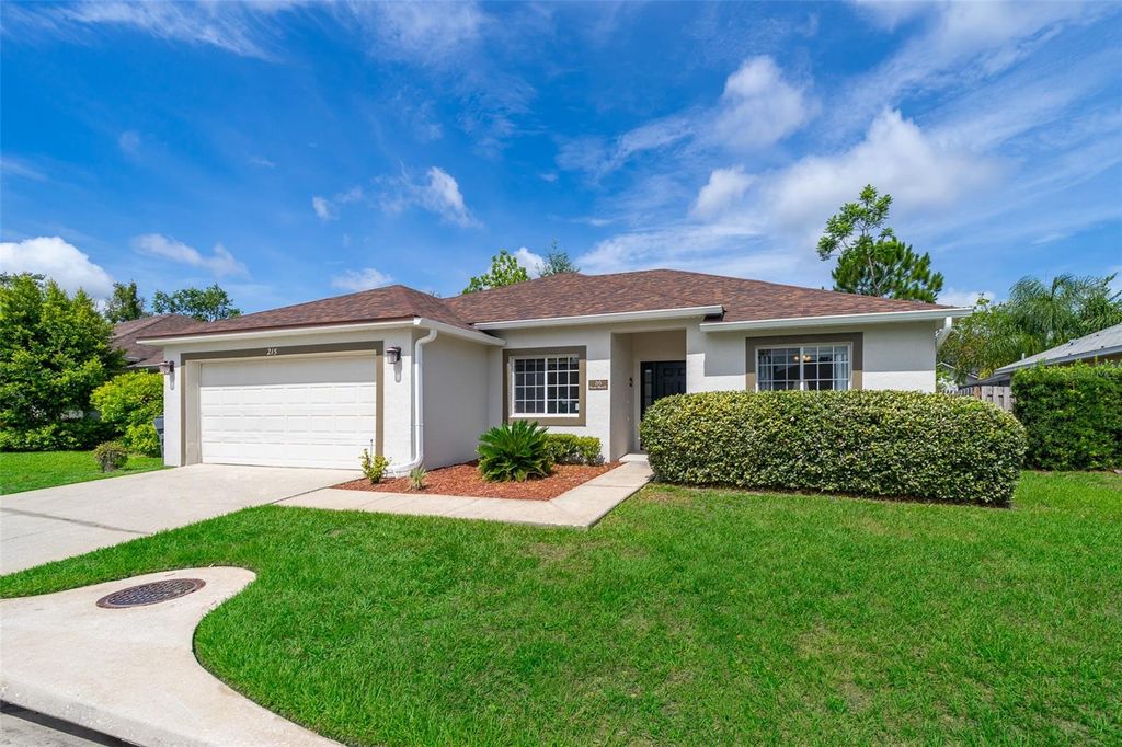 215 PARADISE WOODS PLACE, Davenport, FL 33896