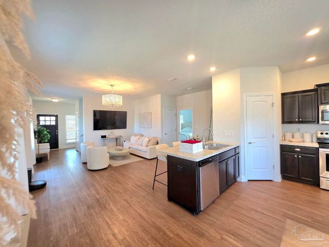 7011 Brylington Blvd, Pensacola, FL 32526