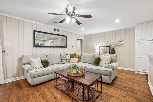 3549 Vinecrest Drive, Dallas, TX 75229